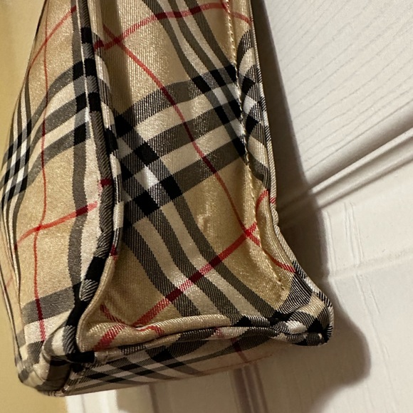 SMALL BURBERRY TOTE “👜 READ DESCRIPTION “ - Picture 2 of 15